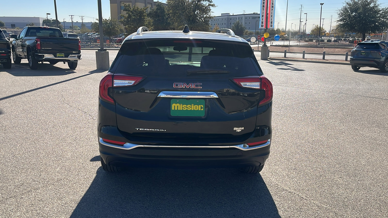 Certified 2022 GMC Terrain SLT w/ Infotainment Package II image 7