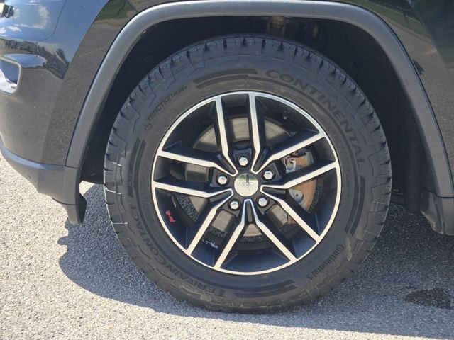 Used 2017 Jeep Grand Cherokee Trailhawk AWD/4WD image 14