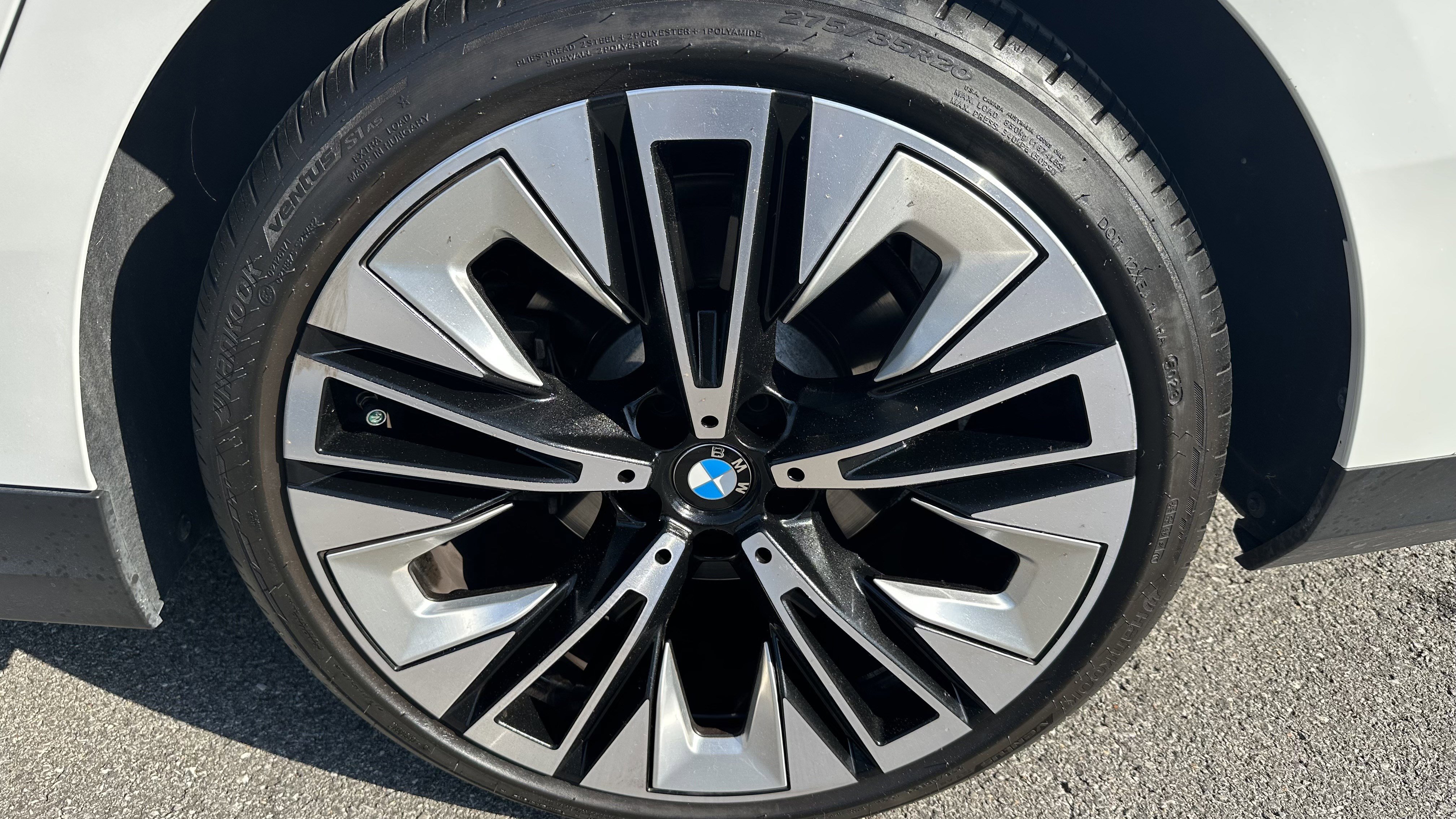 Certified 2024 BMW 530i xDrive w/ Premium Package AWD/4WD image 13