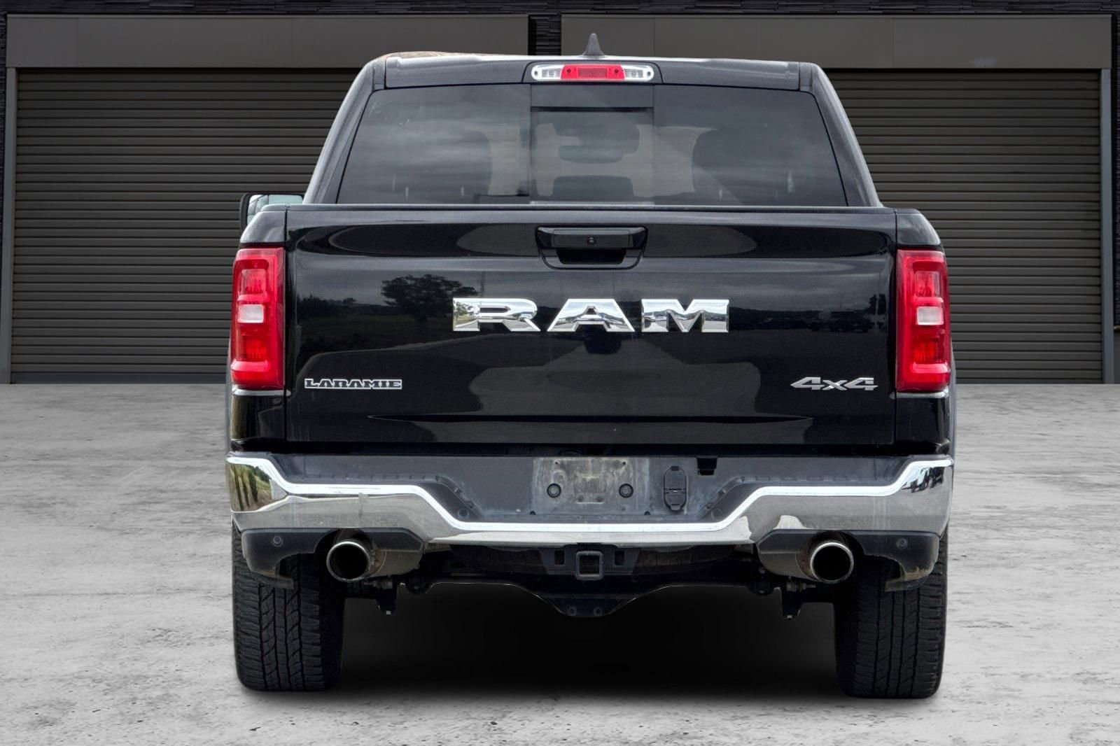 Used 2025 RAM 1500 Laramie AWD/4WD image 5