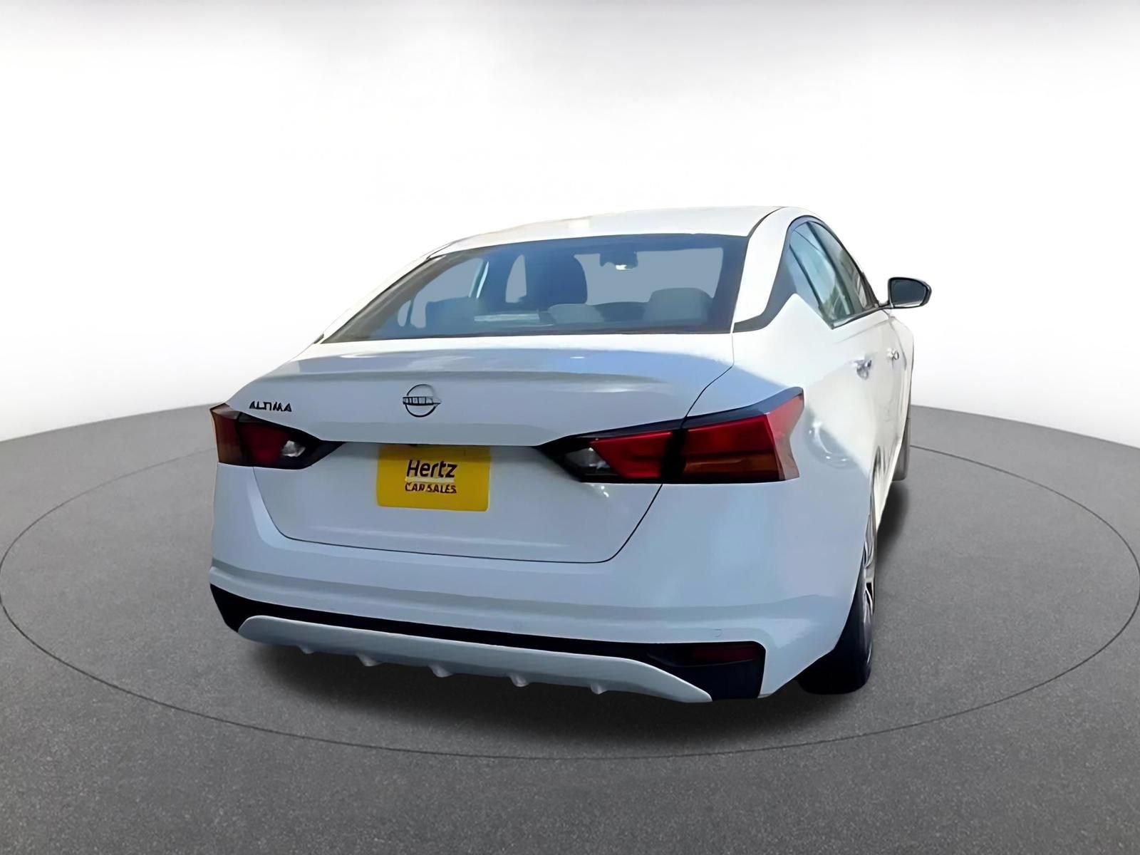 Used 2025 Nissan Altima 2.5 SV FWD image 13