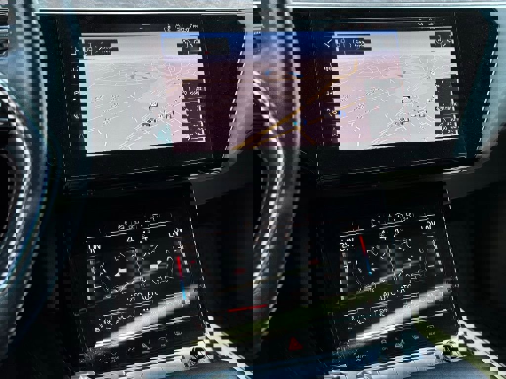 Used 2019 Audi e-tron Premium Plus image 31