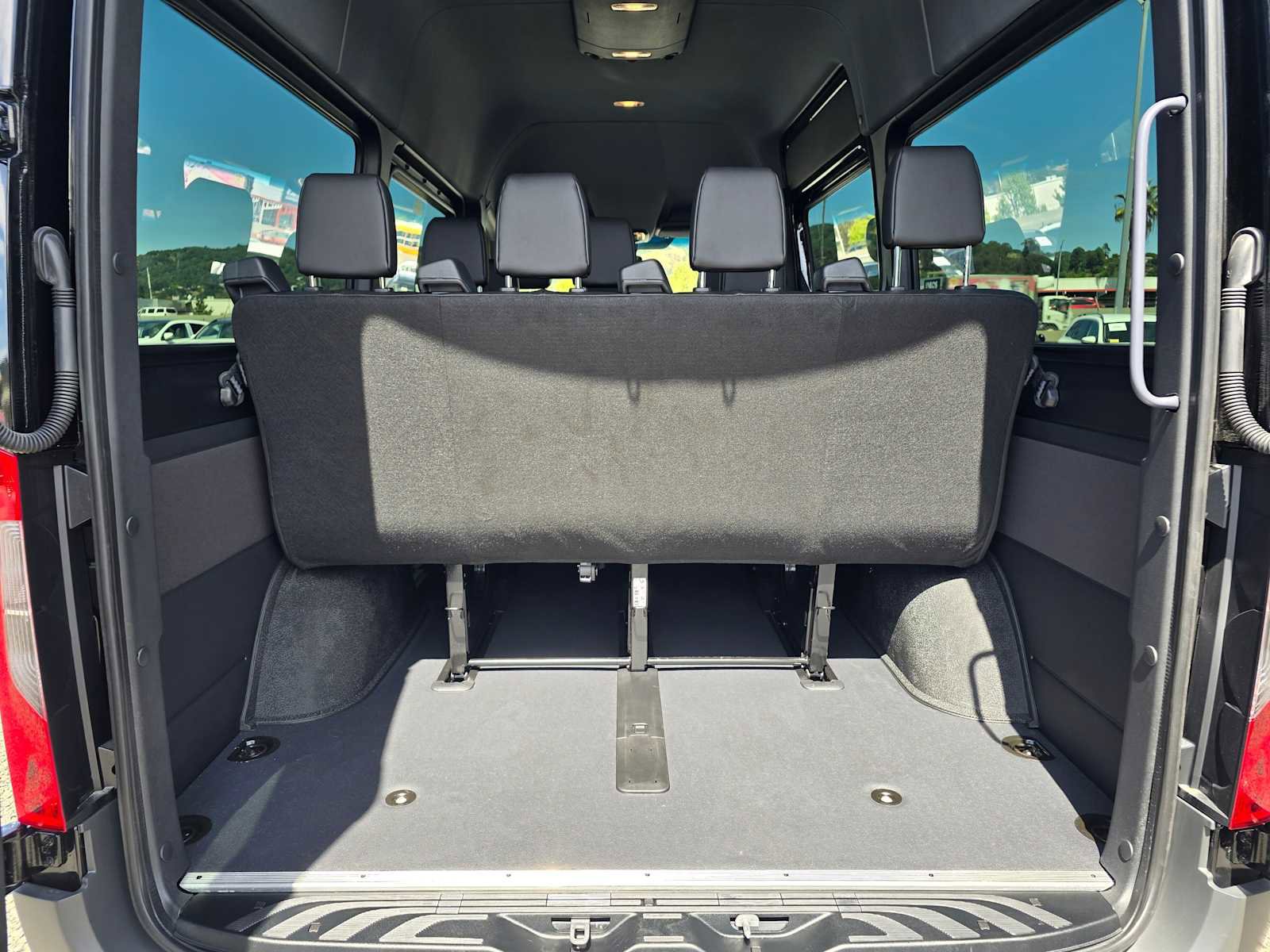 Used 2025 Mercedes-Benz Sprinter 2500 image 15