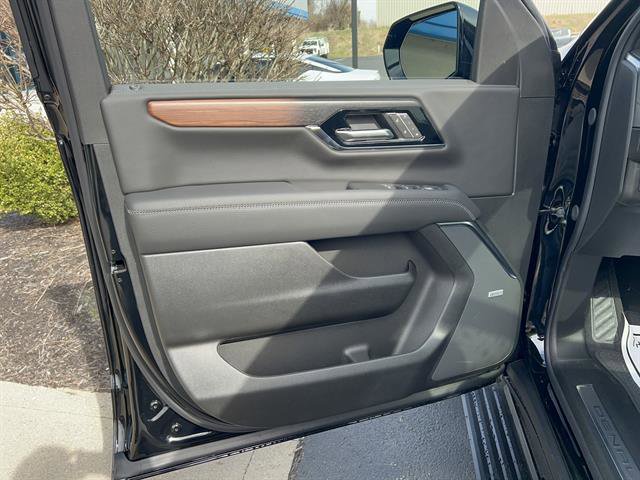 New 2026 GMC Yukon XL Denali image 11