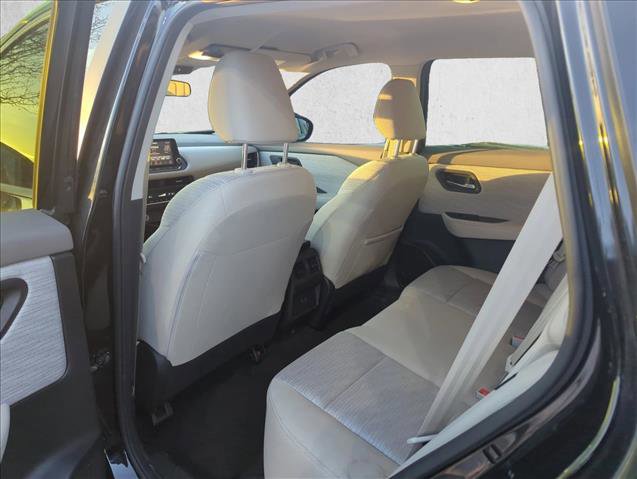 Certified 2023 Nissan Rogue SV image 15