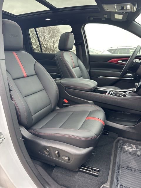 Used 2024 Chevrolet Traverse RS w/ LPO, Floor Liner Package image 42