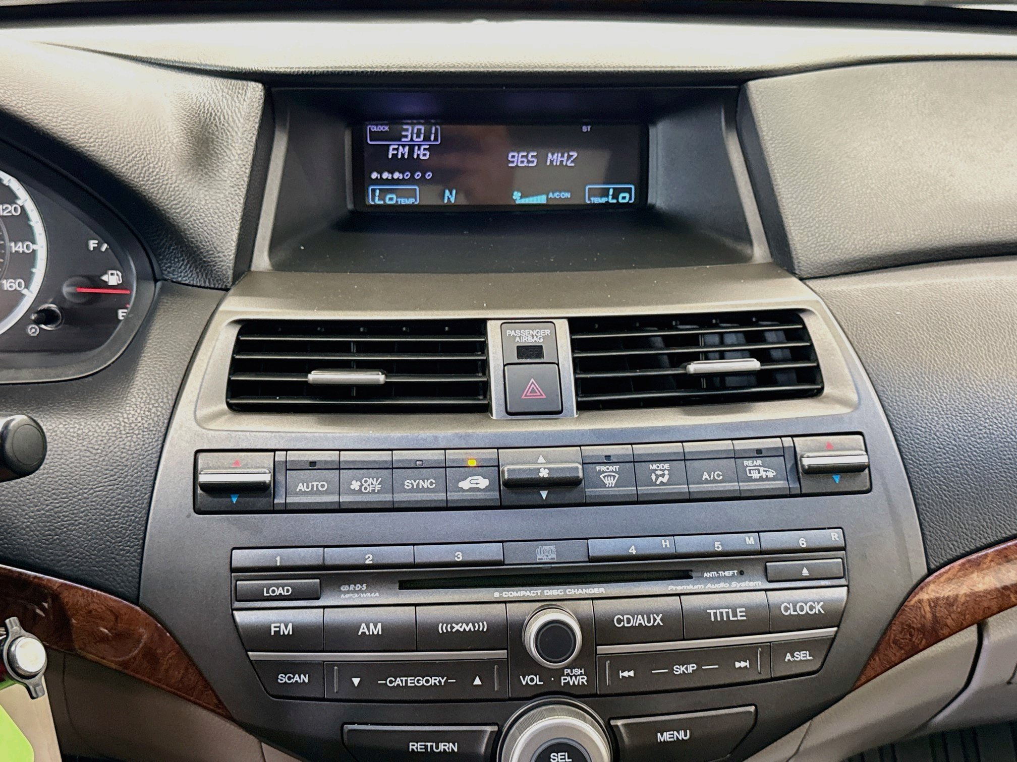 Used 2011 Honda Accord EX-L image 19