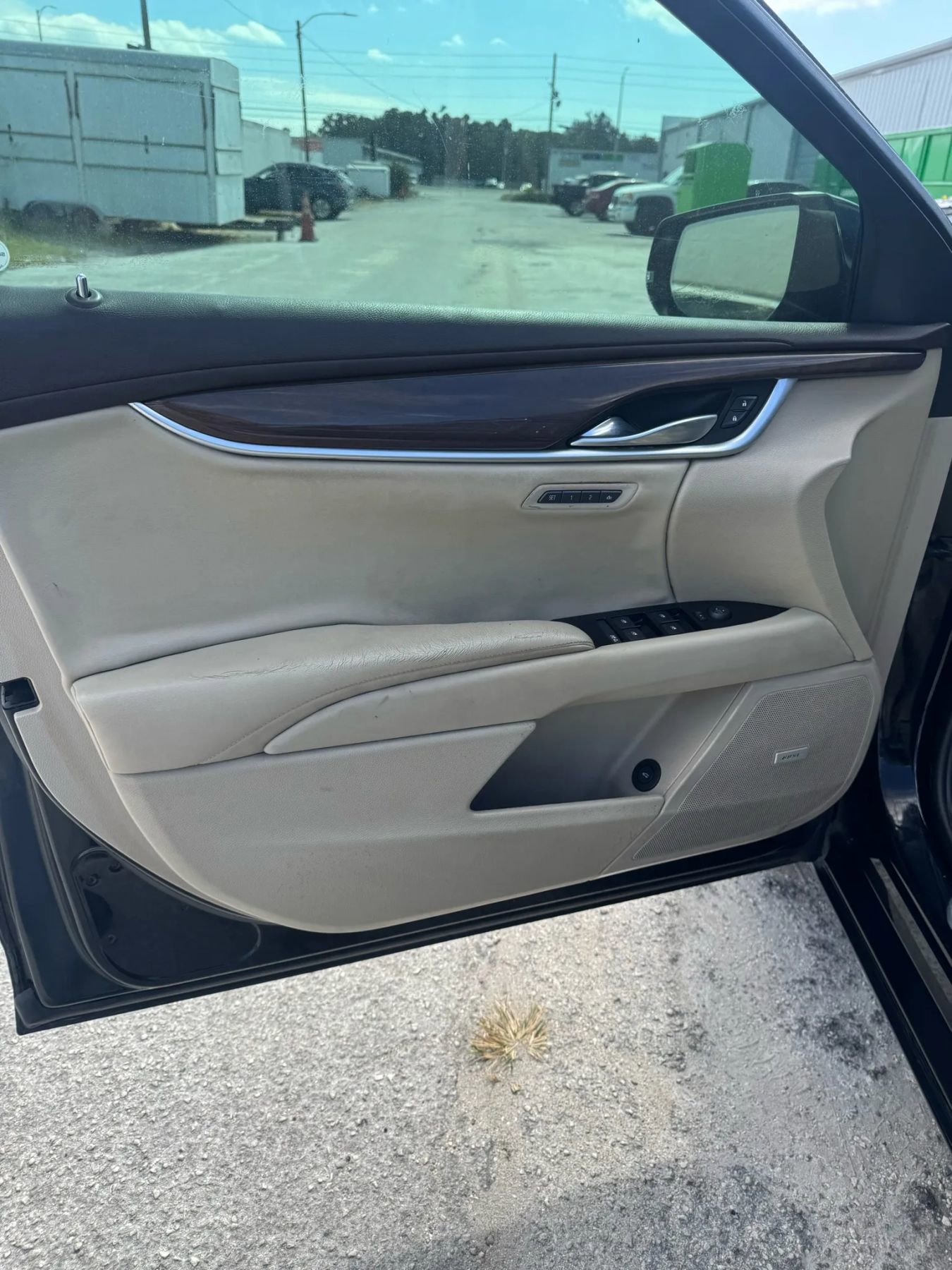 Used 2013 Cadillac XTS Luxury w/ Driver Awareness Package image 9