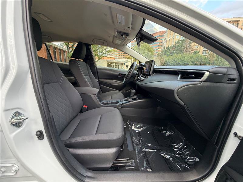 Used 2025 Toyota Corolla LE FWD image 20
