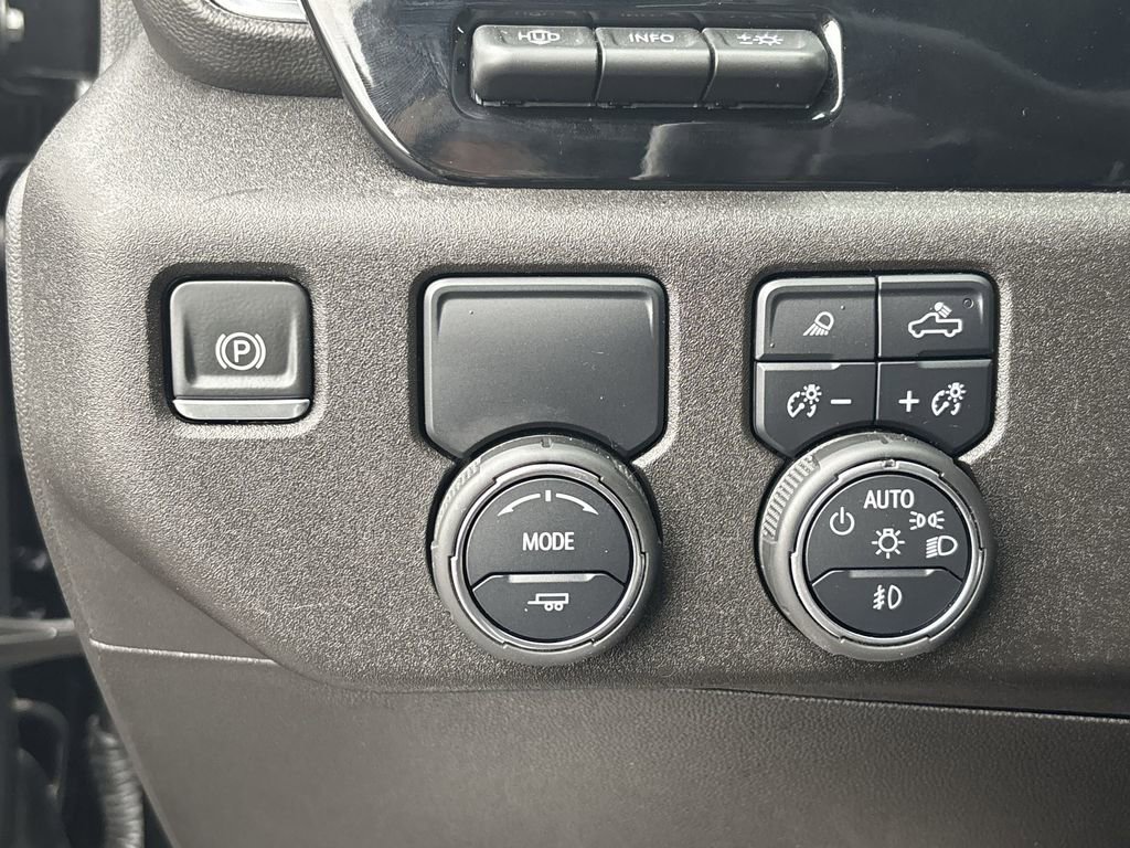 Used 2024 Chevrolet Silverado 1500 High Country w/ Technology Package image 18
