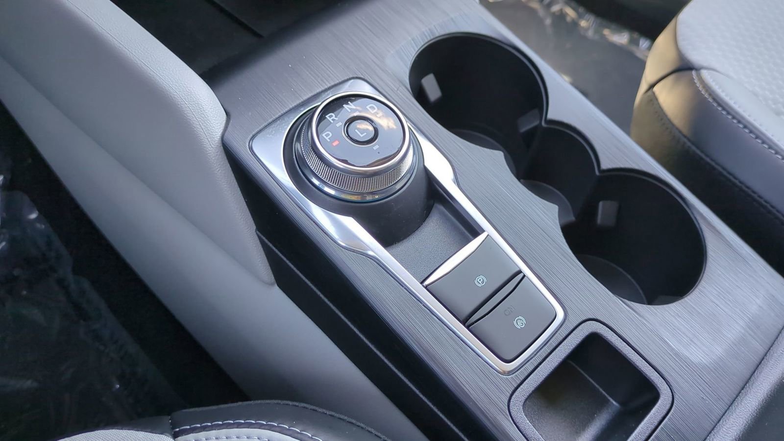 New 2025 Ford Escape SE image 31