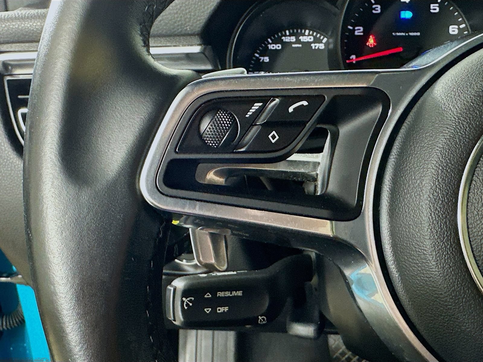 Used 2019 Porsche Macan AWD/4WD image 18