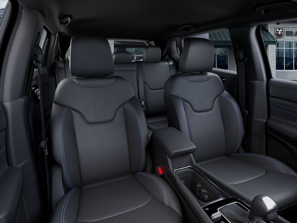 Used 2026 Jeep Compass Limited AWD/4WD image 16