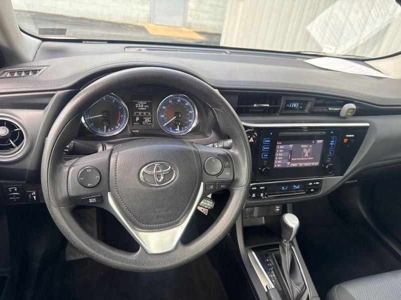 Used 2017 Toyota Corolla LE image 19