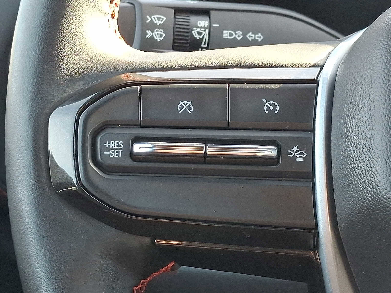 Used 2023 Chevrolet Colorado Z71 w/ Z71 Convenience Package 2 image 18