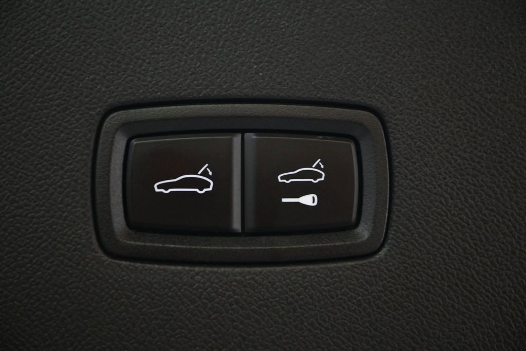 Certified 2025 Porsche Cayenne GTS AWD/4WD image 27