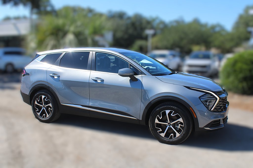 Certified 2025 Kia Sportage EX FWD image 4