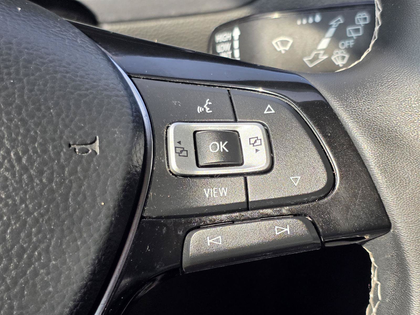 Used 2021 Volkswagen Tiguan SEL AWD/4WD image 12