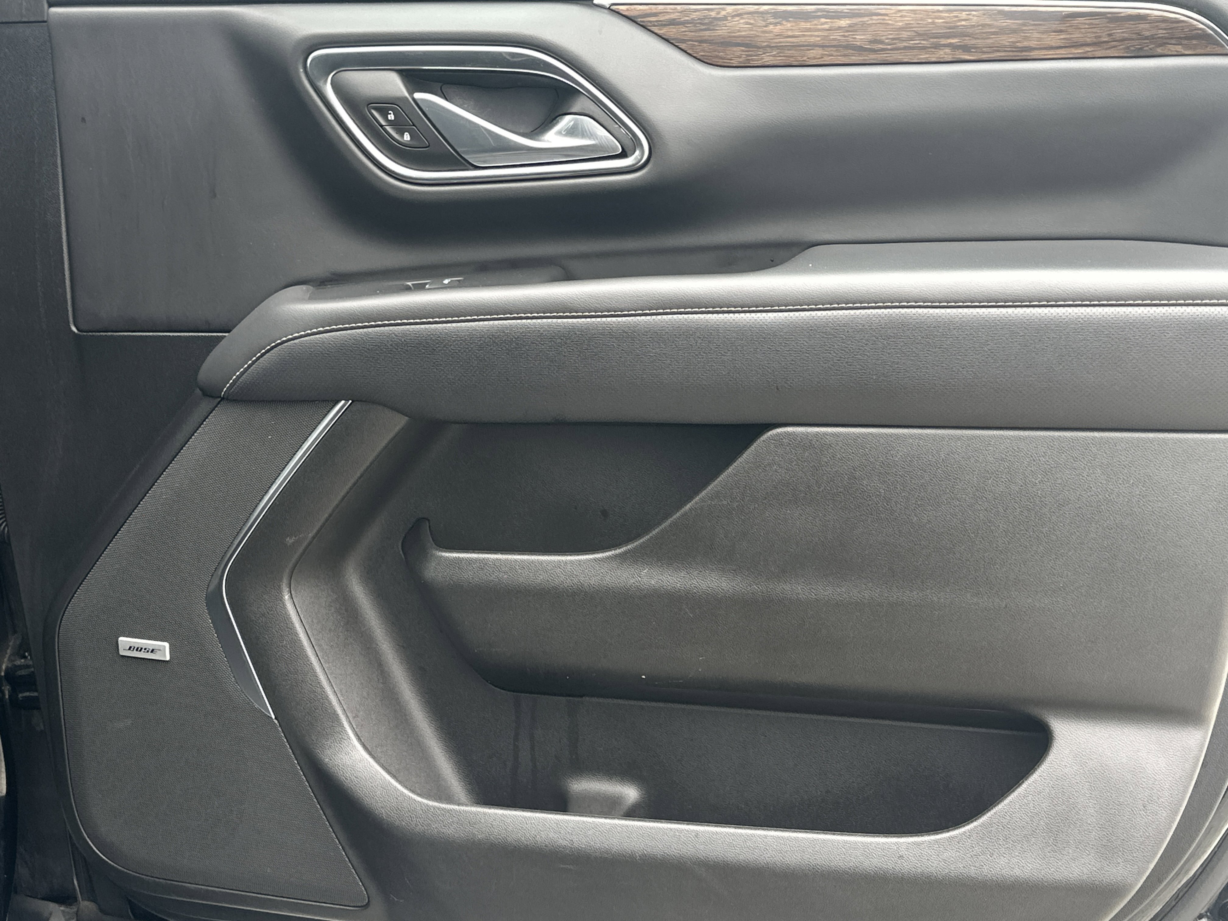 Used 2024 Chevrolet Suburban Premier image 14