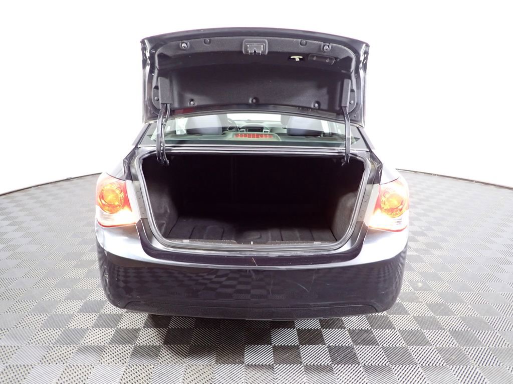 Used 2013 Chevrolet Cruze LS image 19