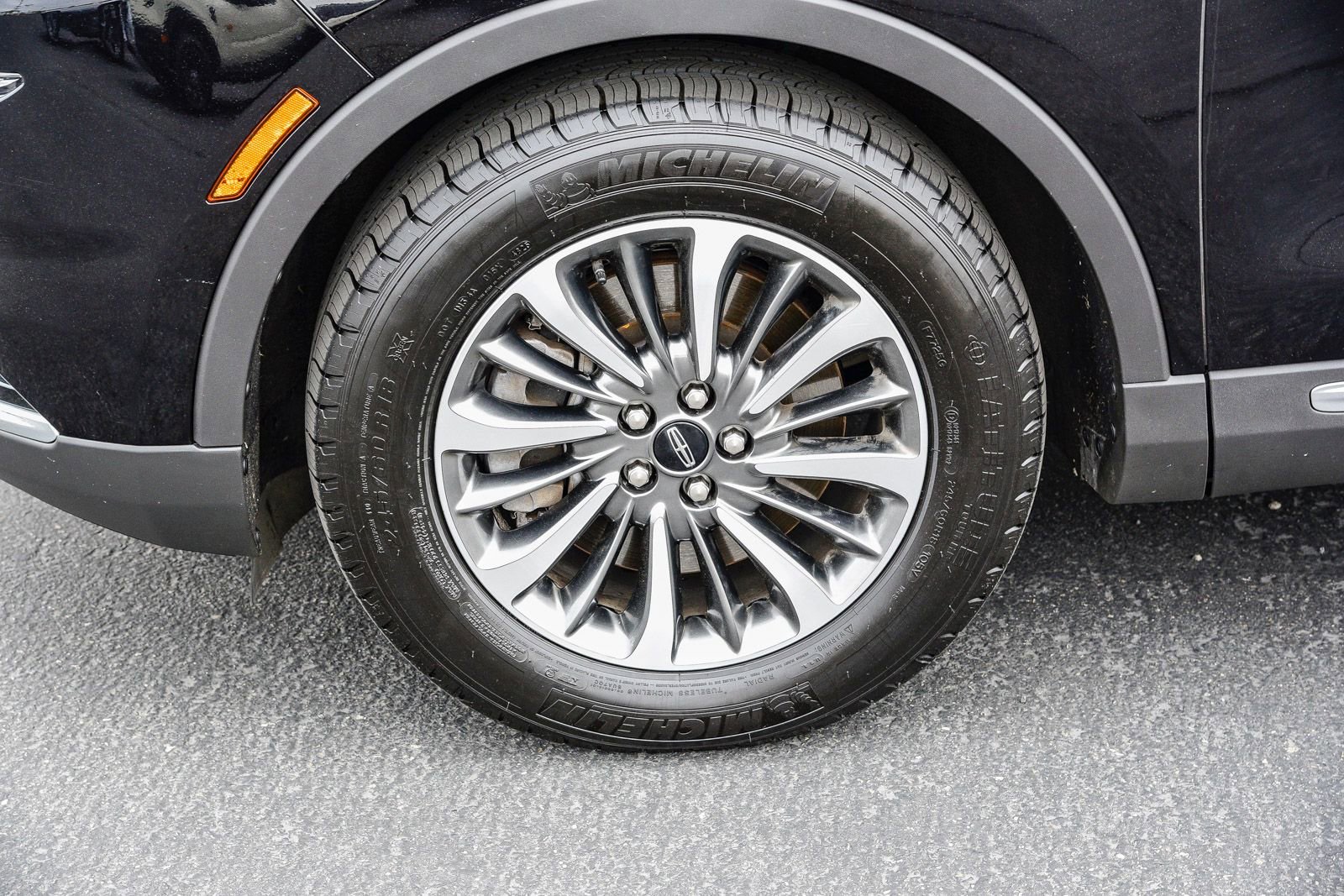 Used 2023 Lincoln Nautilus AWD w/ Premium Package image 9