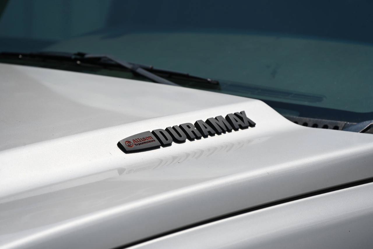 Used 2006 Chevrolet Silverado 2500 LT w/ Skid Plate Package AWD/4WD image 9