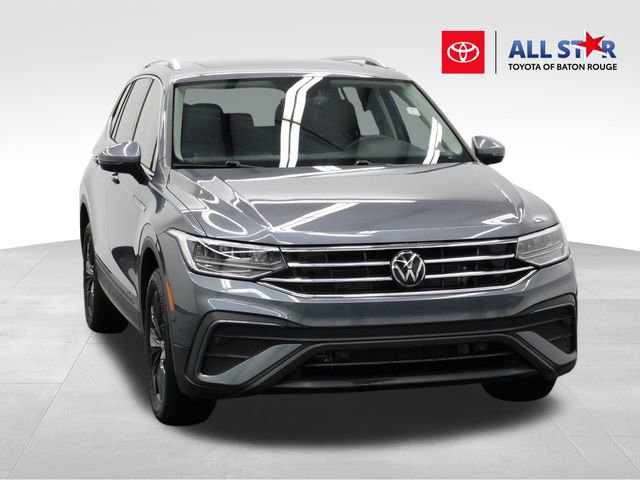 Used 2024 Volkswagen Tiguan SE image 1
