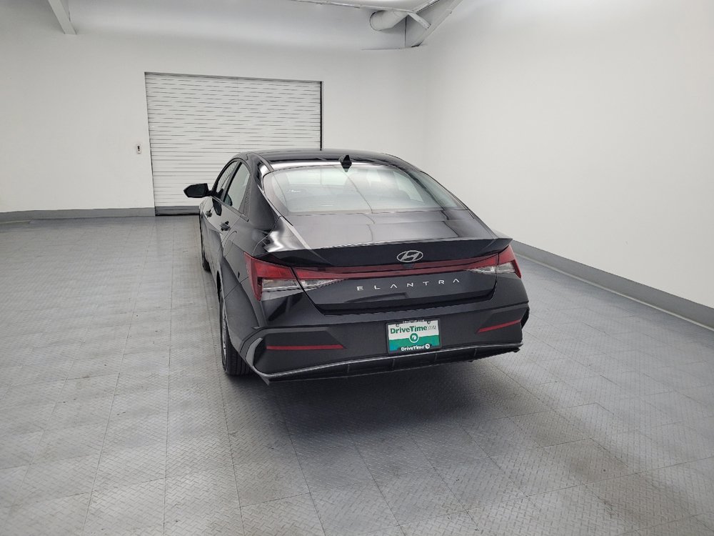 Used 2025 Hyundai Elantra SE FWD image 6