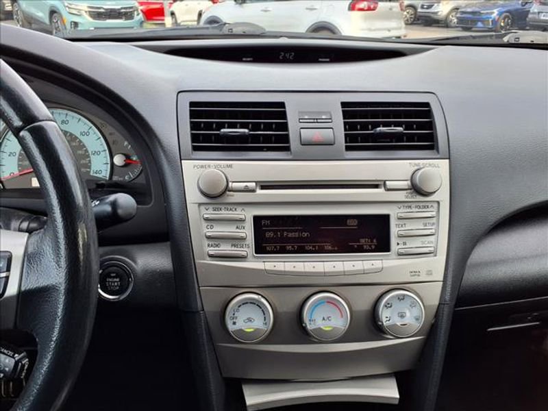 Used 2010 Toyota Camry SE image 15