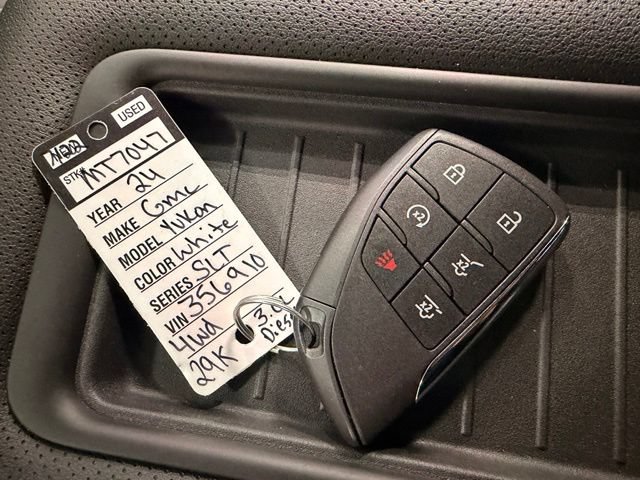 Used 2024 GMC Yukon SLT w/ SLT Luxury Package AWD/4WD image 49