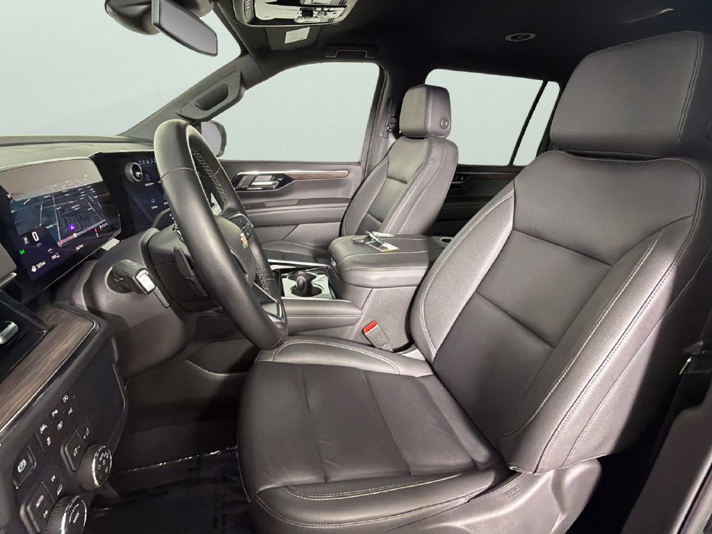 Used 2026 Chevrolet Suburban LT w/ Comfort Package AWD/4WD image 18