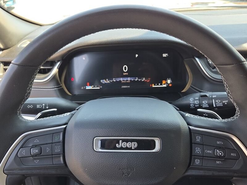 Used 2024 Jeep Grand Cherokee L Altitude AWD/4WD image 23