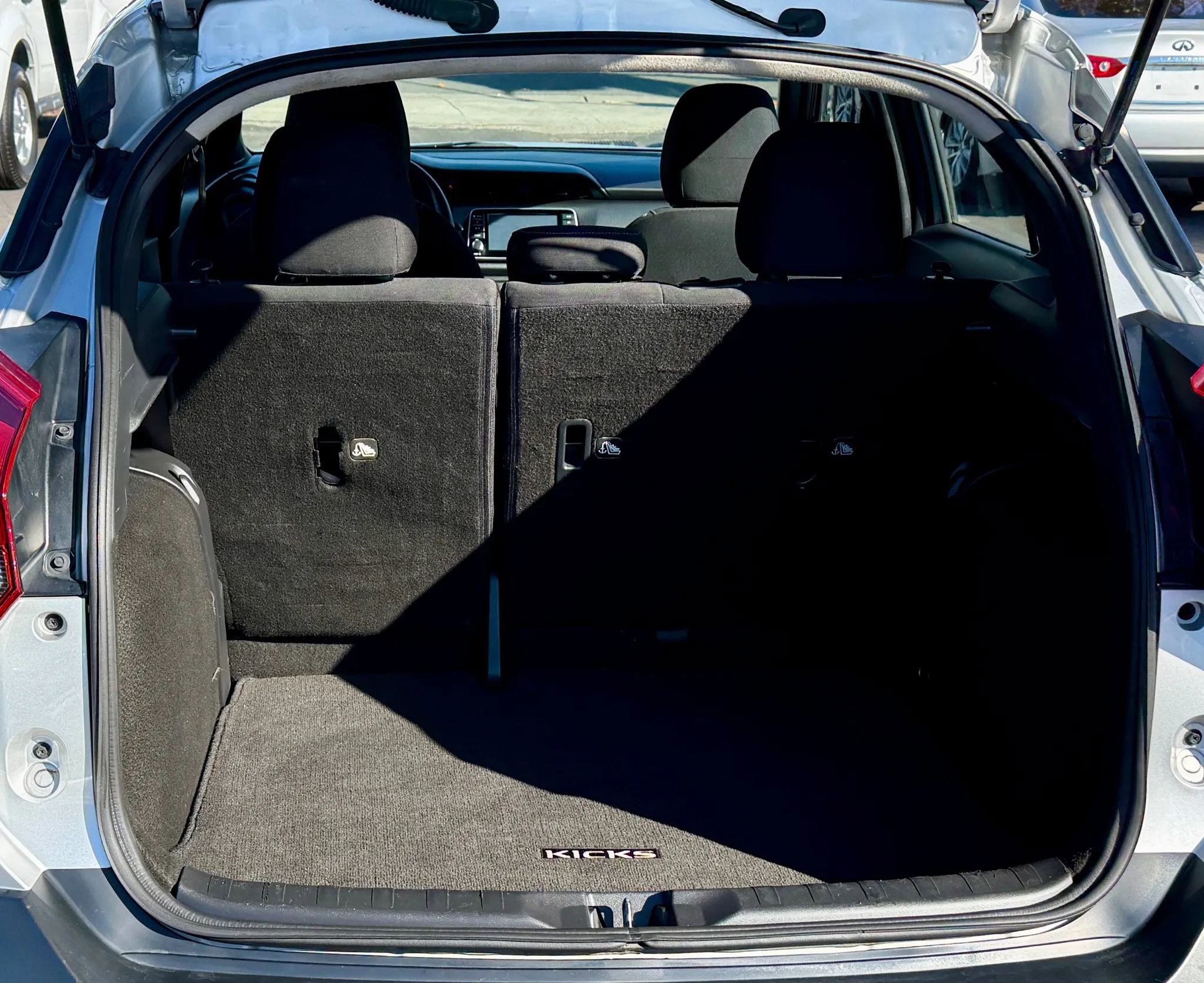 Used 2018 Nissan Kicks S image 7