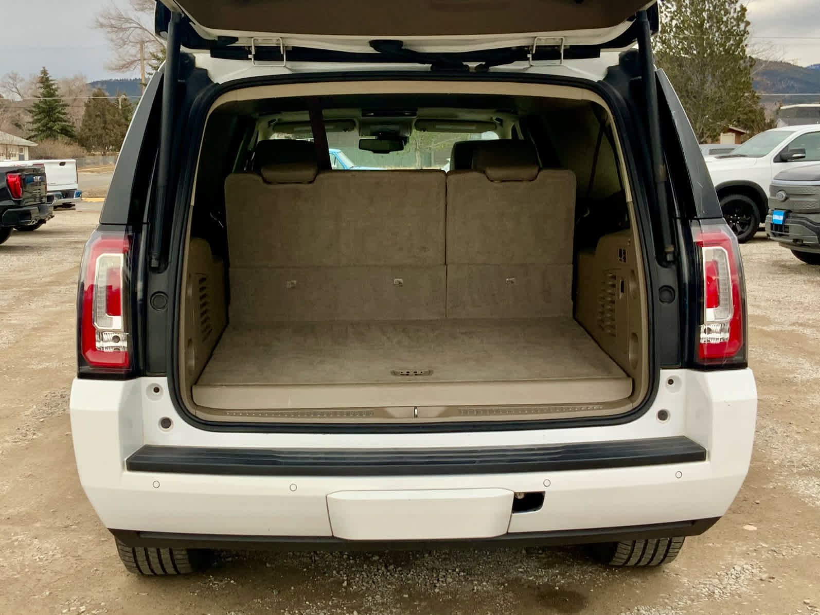 Used 2019 GMC Yukon XL SLT w/ Open Road Package image 24