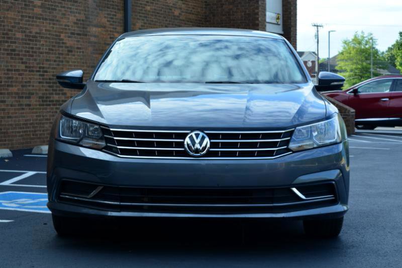Used 2016 Volkswagen Passat 1.8T S image 2