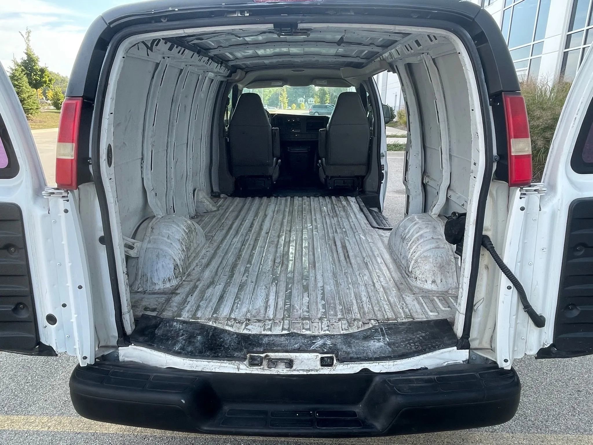 Used 2008 GMC Savana 1500 RWD image 16