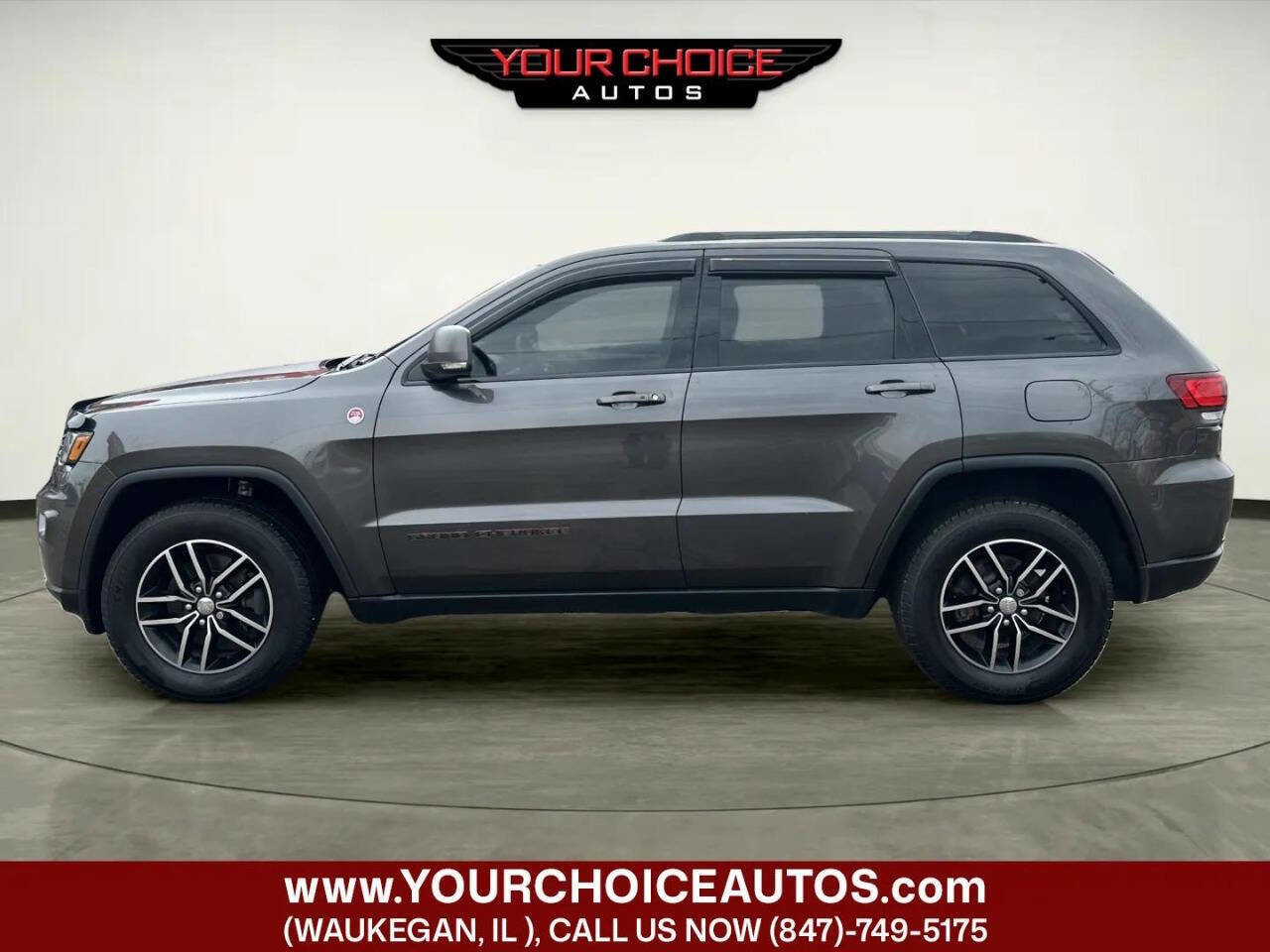 Used 2018 Jeep Grand Cherokee Trailhawk w/ Trailhawk Luxury Group AWD/4WD image 2