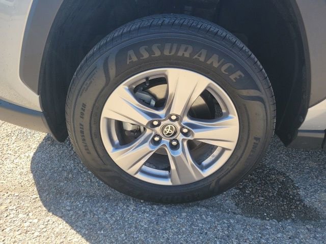 Used 2024 Toyota RAV4 XLE FWD image 26