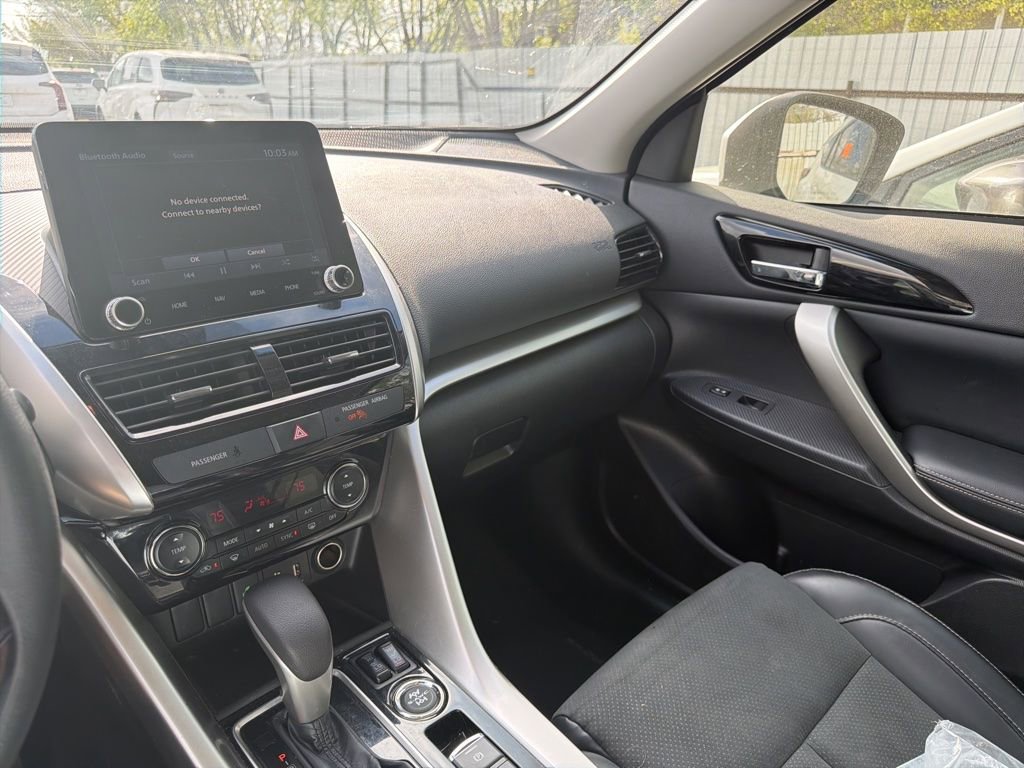 Used 2025 Mitsubishi Eclipse Cross SE image 3