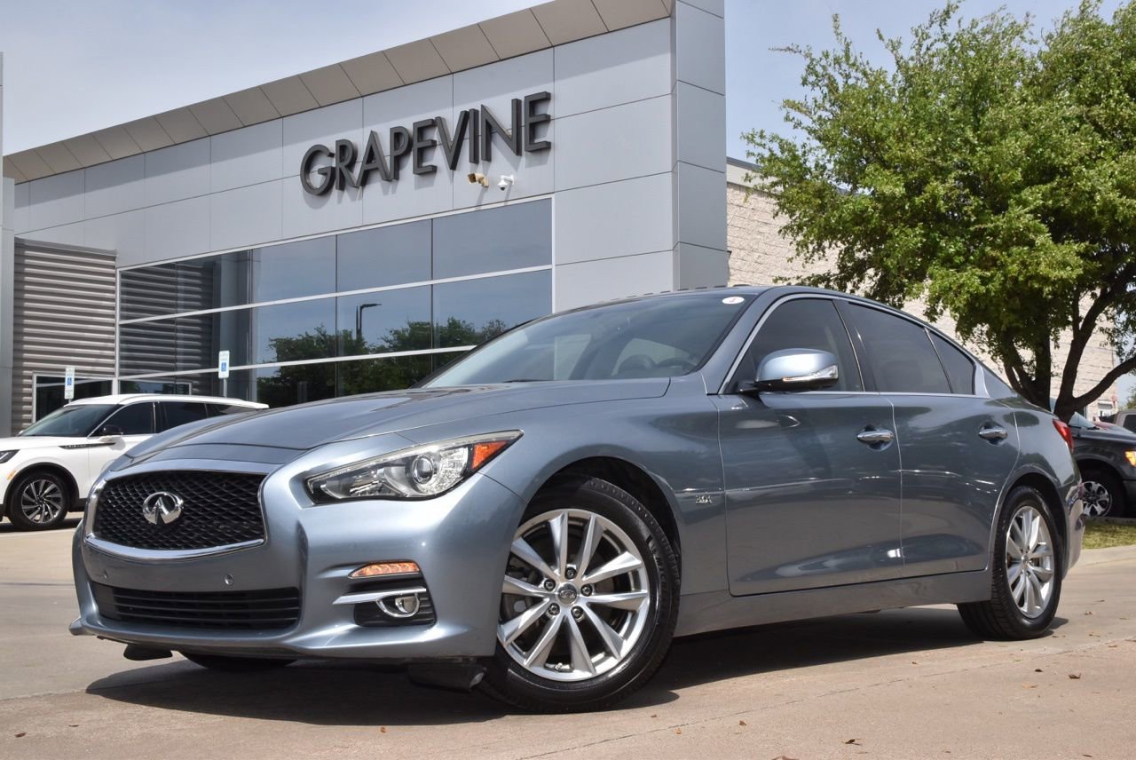 Used 2016 INFINITI Q50 3.0t Premium w/ Driver Assistance Package image 2