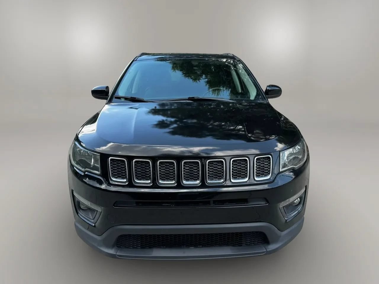 Used 2018 Jeep Compass Latitude w/ Popular Equipment Group FWD image 3