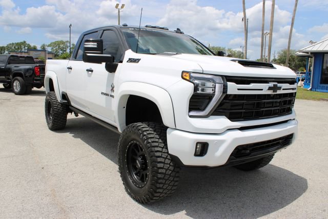 Used 2024 Chevrolet Silverado 2500 LTZ w/ LTZ Plus Package AWD/4WD image 15