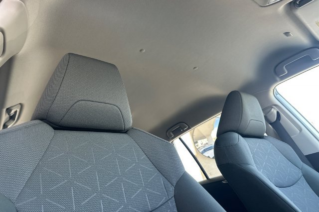 Used 2025 Toyota RAV4 XLE FWD image 18
