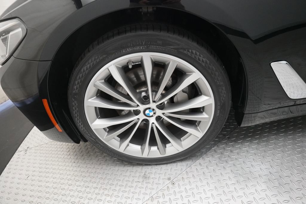 Used 2021 BMW 530i xDrive w/ Convenience Package image 27