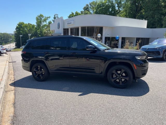 Used 2023 Jeep Grand Cherokee L Laredo AWD/4WD image 2