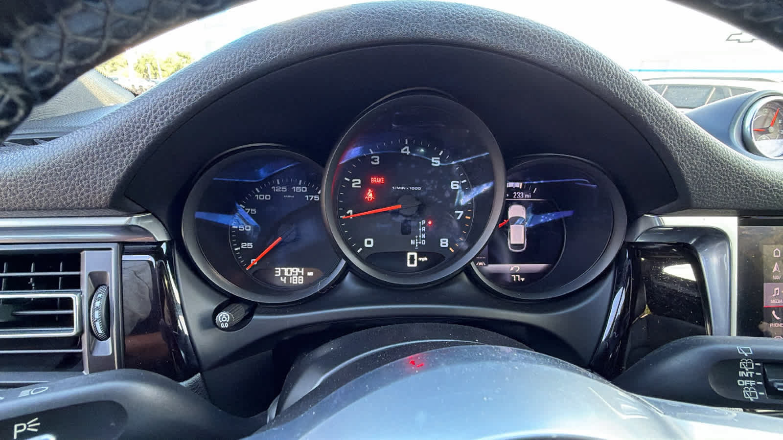 Used 2020 Porsche Macan AWD/4WD image 21
