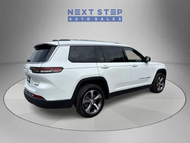 Used 2023 Jeep Grand Cherokee L Limited w/ Luxury Tech Group II AWD/4WD image 8