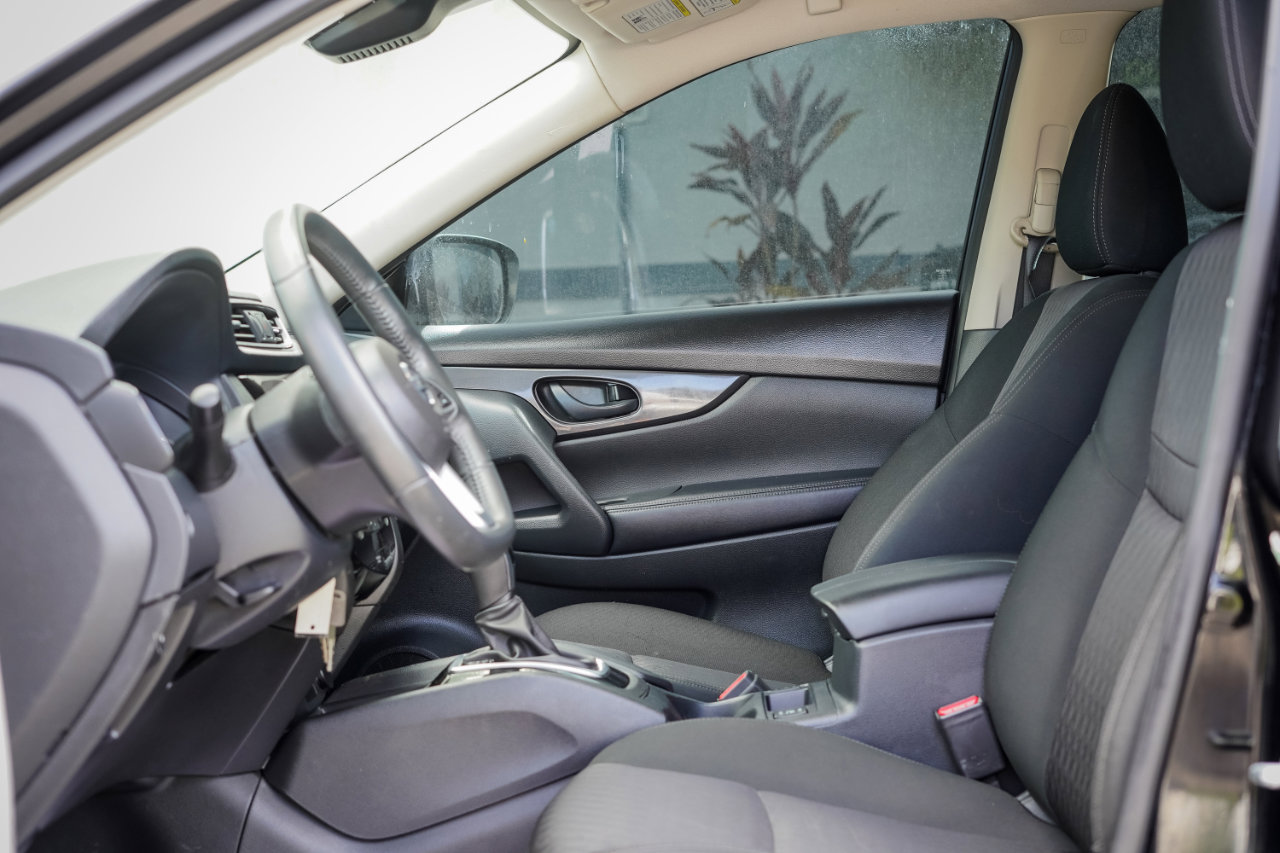 Used 2020 Nissan Rogue S image 6