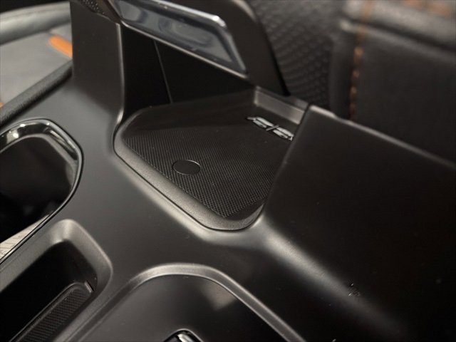 Used 2024 GMC Sierra 2500 AT4 image 31