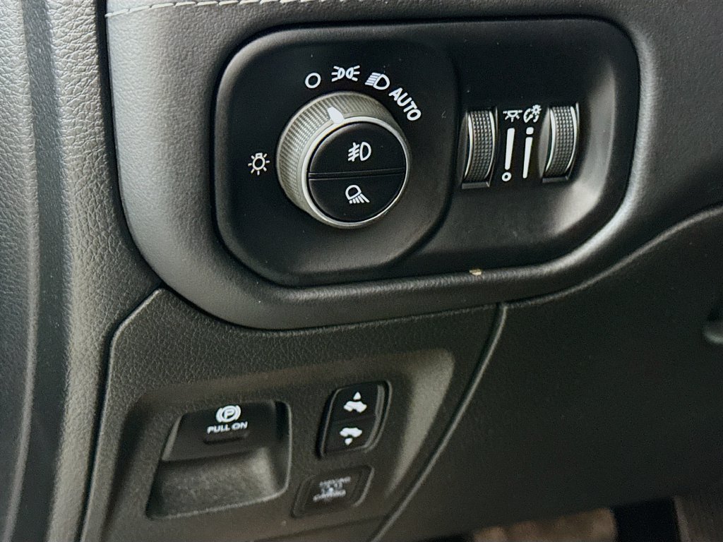 Used 2023 RAM 1500 Limited w/ Body Color Bumper Group AWD/4WD image 22